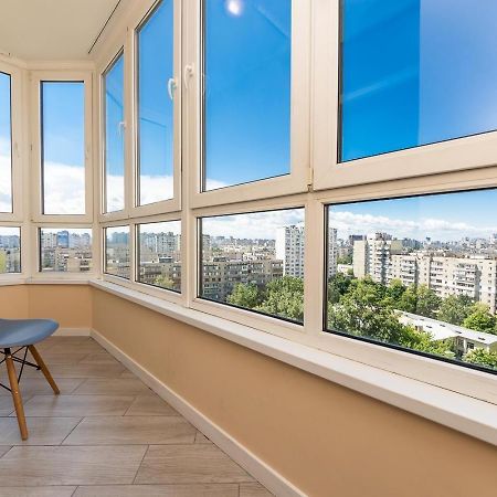 Apartamenti Metro Virlica Daire Kiev Dış mekan fotoğraf