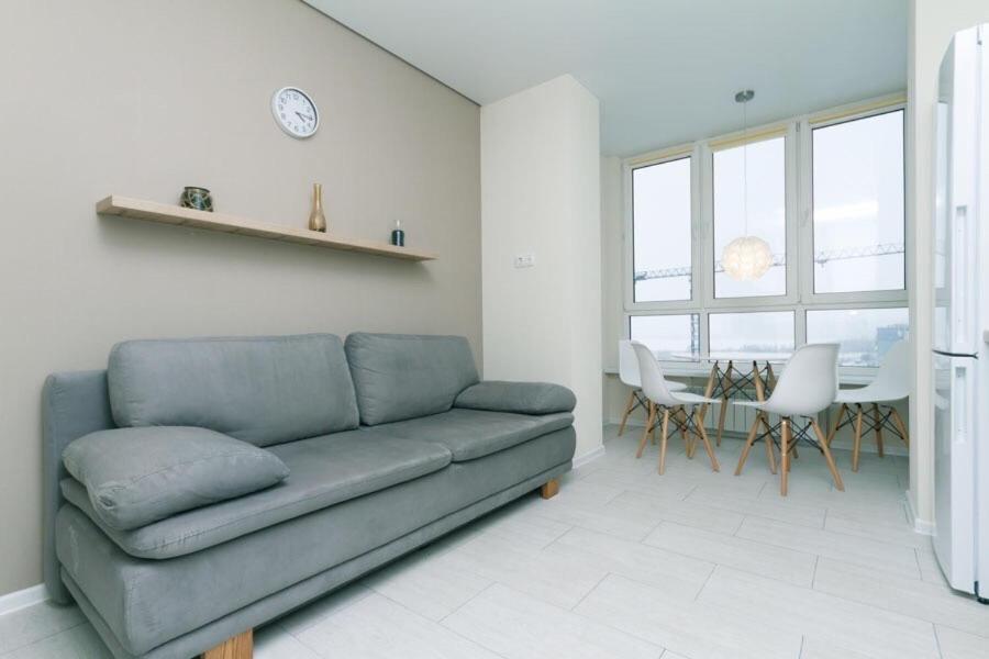 Apartamenti Metro Virlica Daire Kiev Dış mekan fotoğraf