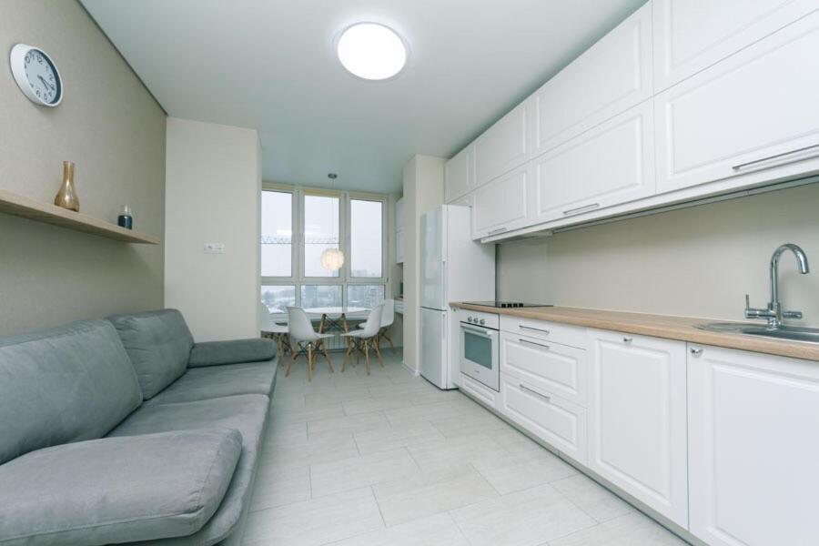 Apartamenti Metro Virlica Daire Kiev Dış mekan fotoğraf