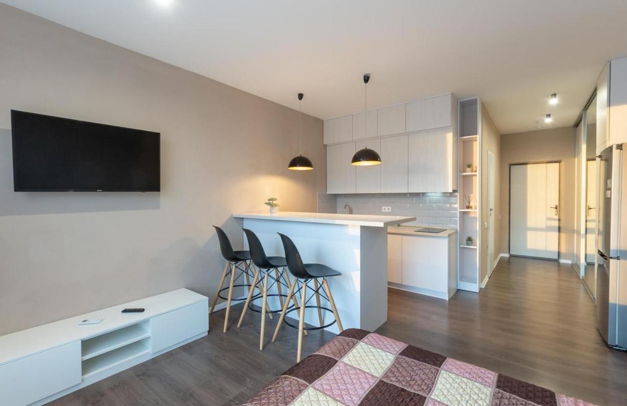 Apartamenti Metro Virlica Daire Kiev Dış mekan fotoğraf