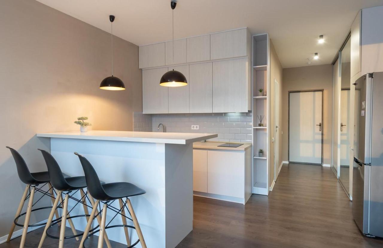 Apartamenti Metro Virlica Daire Kiev Dış mekan fotoğraf