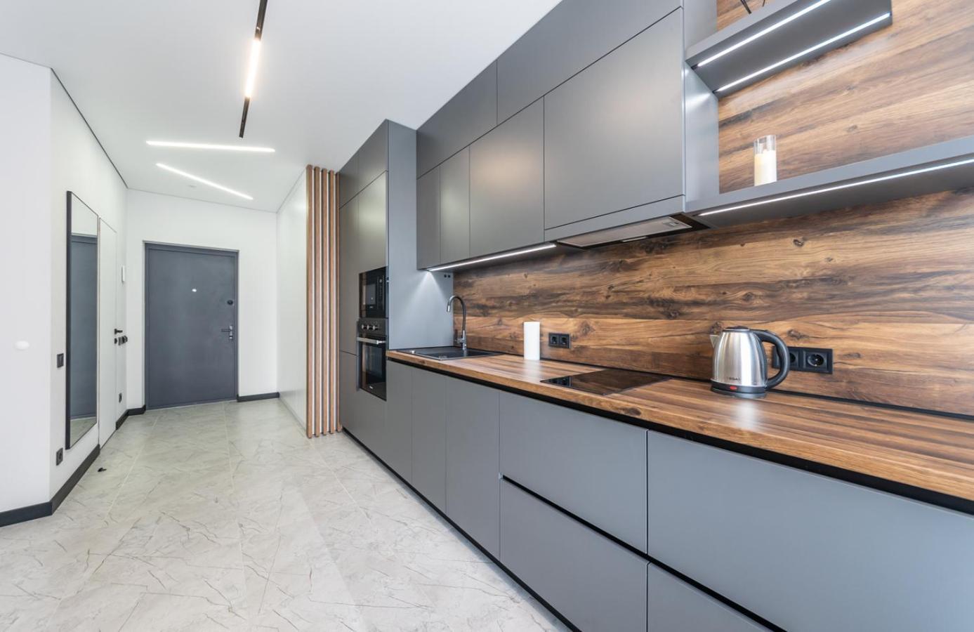 Apartamenti Metro Virlica Daire Kiev Dış mekan fotoğraf