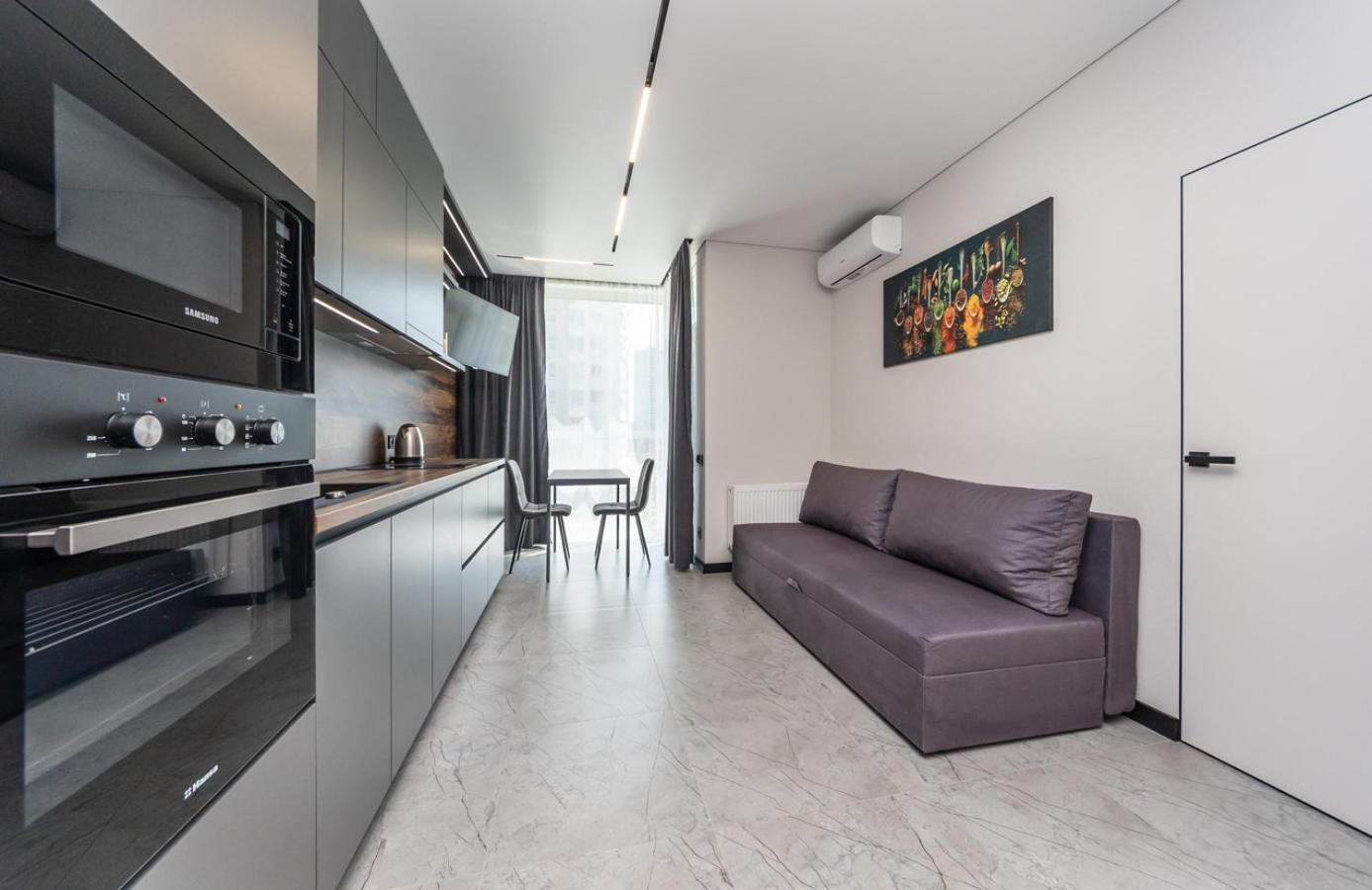 Apartamenti Metro Virlica Daire Kiev Dış mekan fotoğraf